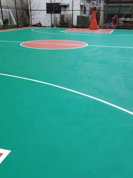 霞浦 球场长期使用易出现地面开裂